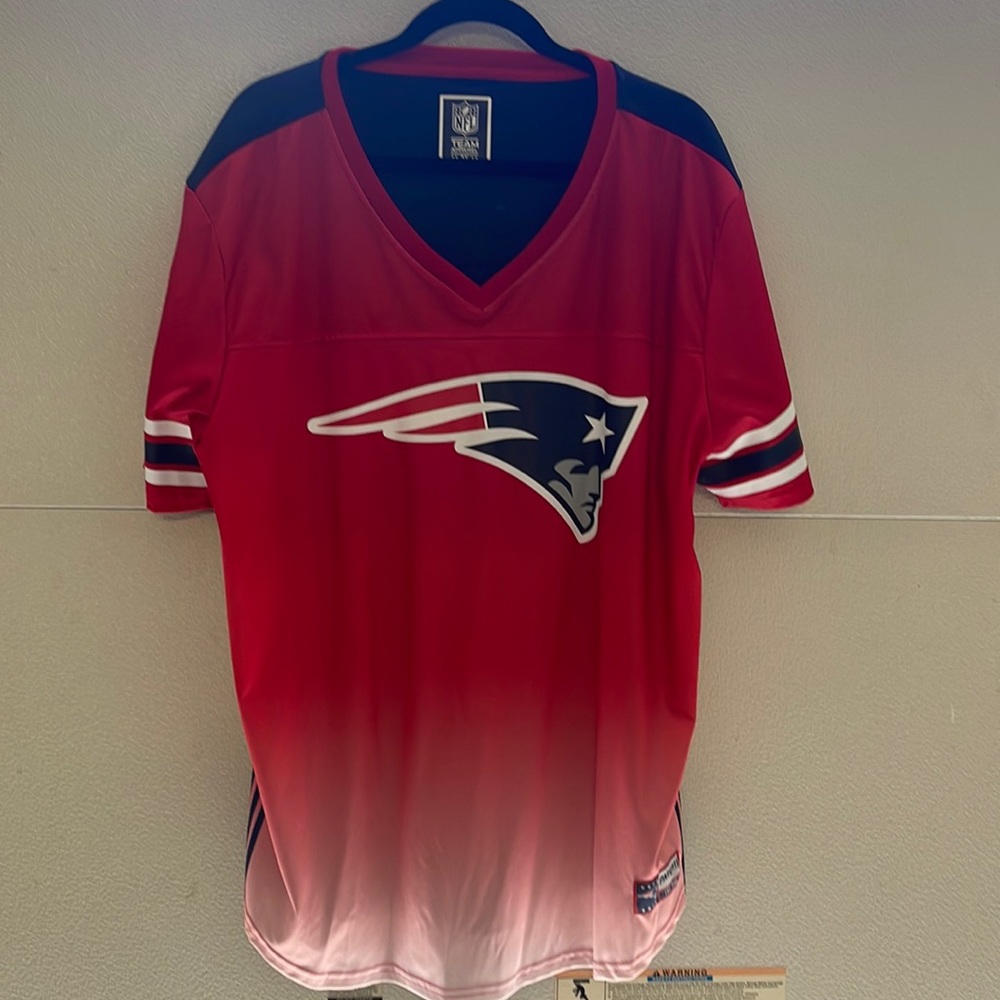 New England Patriots womens shirt